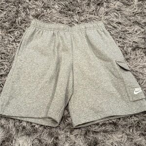 Nike Cargo Club Shorts Grey. Mens Large